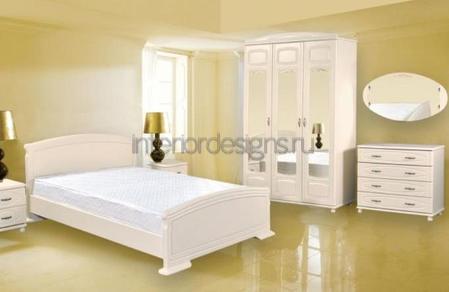 интерьер спальни с белой мебелью