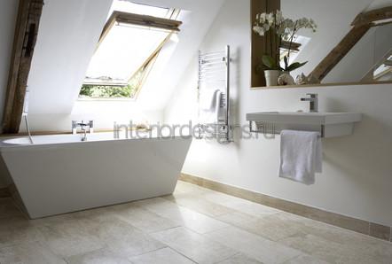 Дизайн ванной комнаты на мансарде – 65 фото в интерьере
