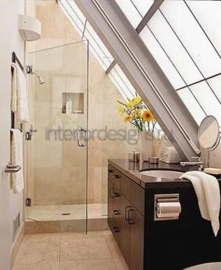 Ванная комната на мансардном этаже (62 фото)