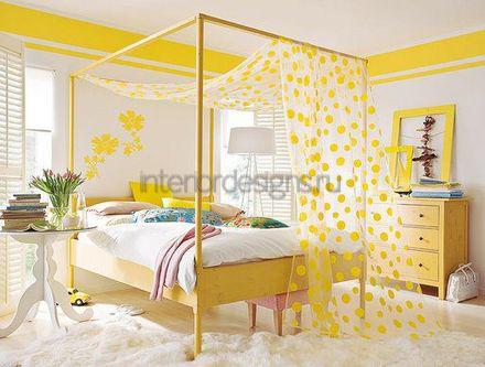 интерьер спальни в желтом цвете