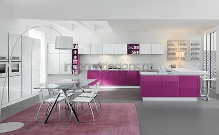 интерьер фиолетовой кухни