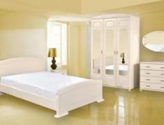 интерьер спальни с белой мебелью